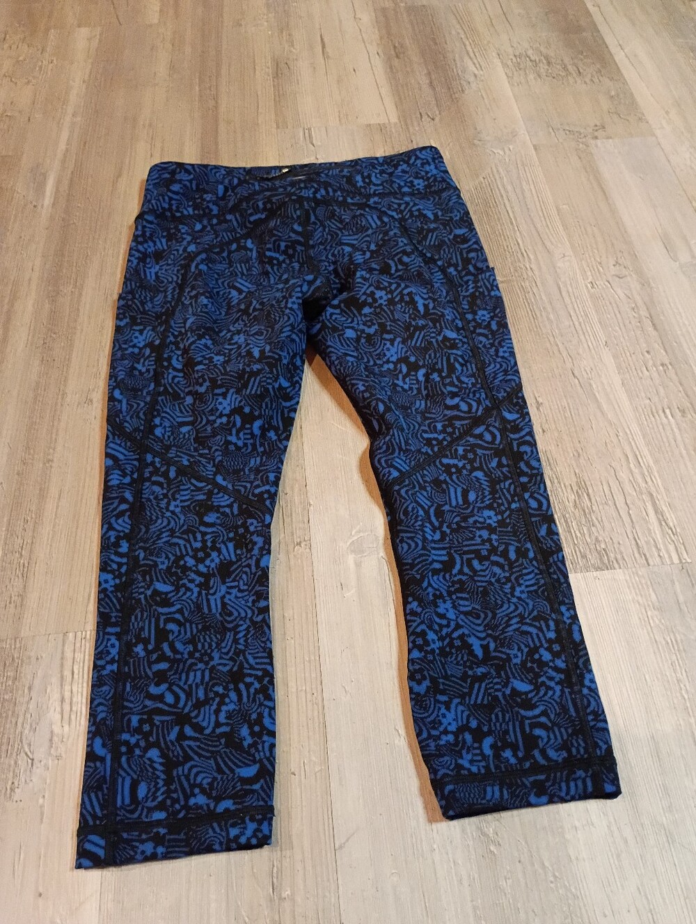 Lululemon - Picture 3 of 6